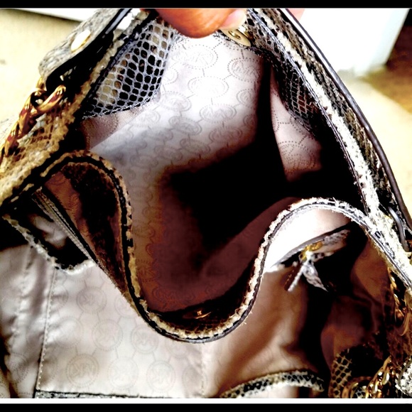 Michael Kors Python🐍Leather Amazing Condition Chain Straps won’t Tarnish - Picture 7 of 12